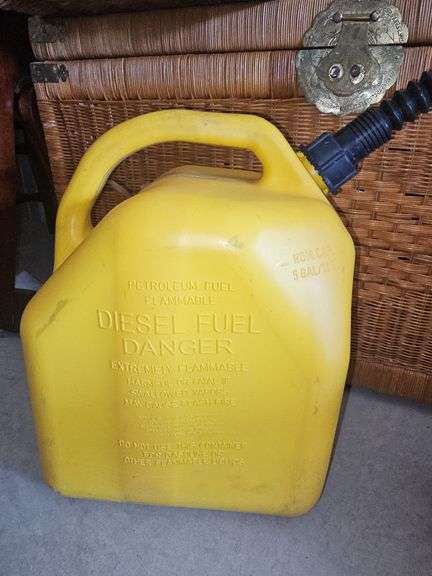 Plastic Gasoline & Diesel Containers