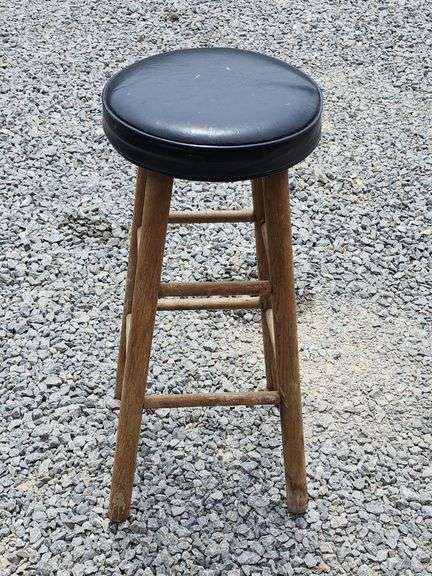Wooden Black Vinyl Seat Bar Stool