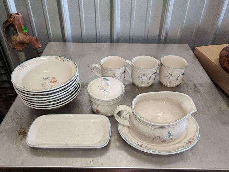International China Company Marmalade dinnerware set