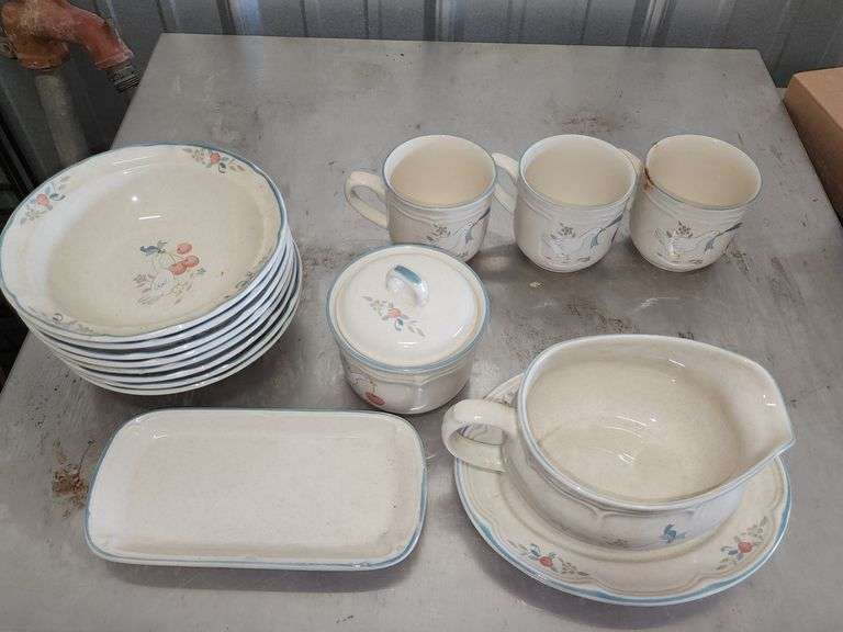International China Company Marmalade dinnerware set