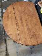 Vintage Round Oak Pedastal Table with Collapsing Leafs