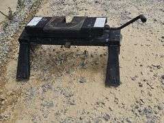 Fifth Wheel Hitch, Draw Right Gooseneck Hitch Plate, Hitch Hook-up Brackets & Mounting Hardware,