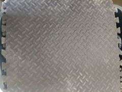 Industrial String Lights & 2 Interlocking Foam Mats