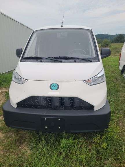 Mullen 1 Cargo Van
