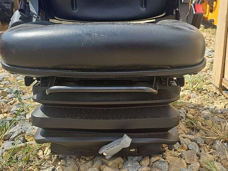 Vevor Universal Tractor Seat with Suspension