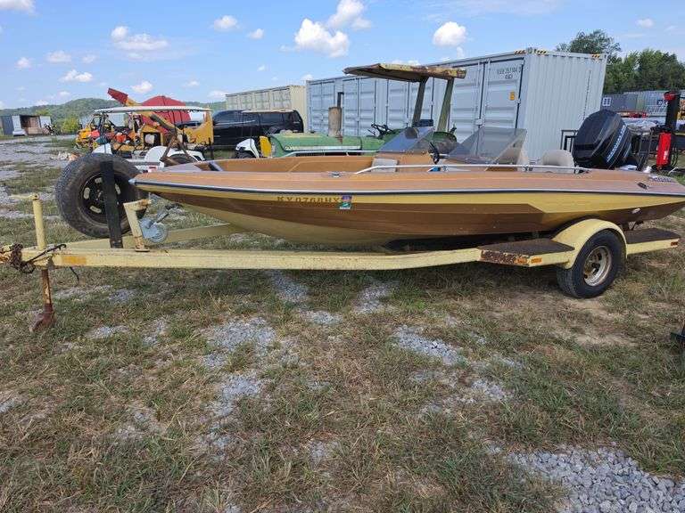 1980 Glastron Boat