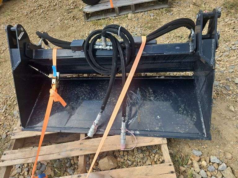Wolverine Mini Skid Steer 4-in-1 Bucket