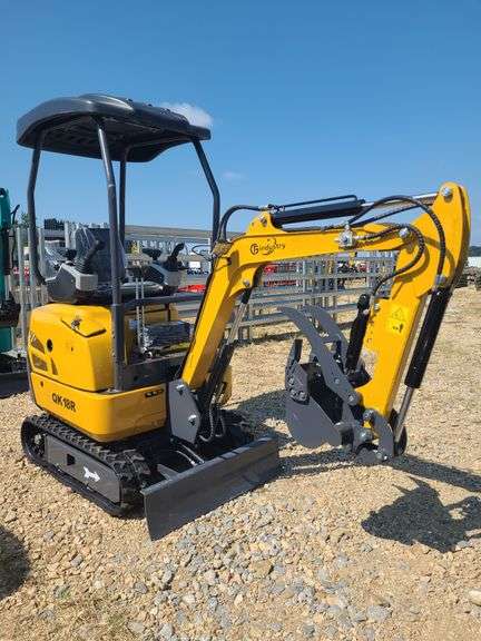 CFG Industrial QK18R Mini Excavator