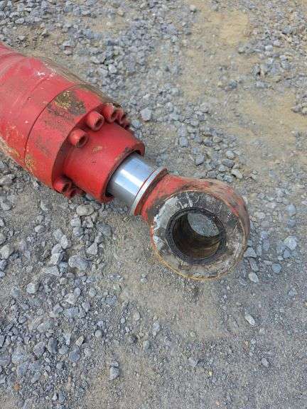 130 Linkbelt Trackhoe Hydraulic Cylinder