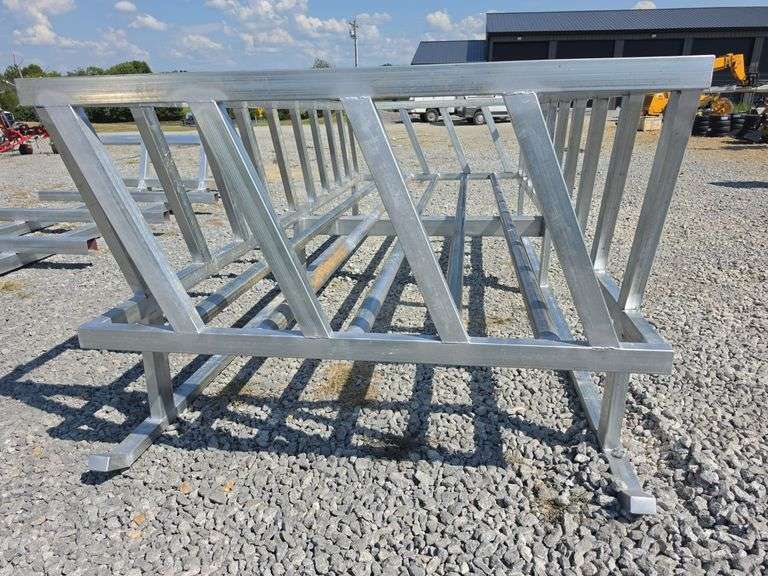 3-Round Bale Galvanized Hay Feeder