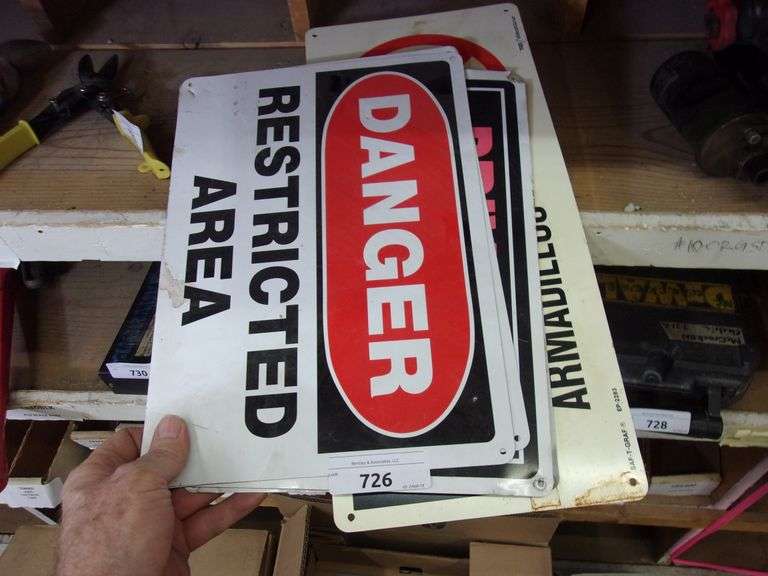 LOT: ASSORTED SIGNAGE - Bentley & Associates, LLC