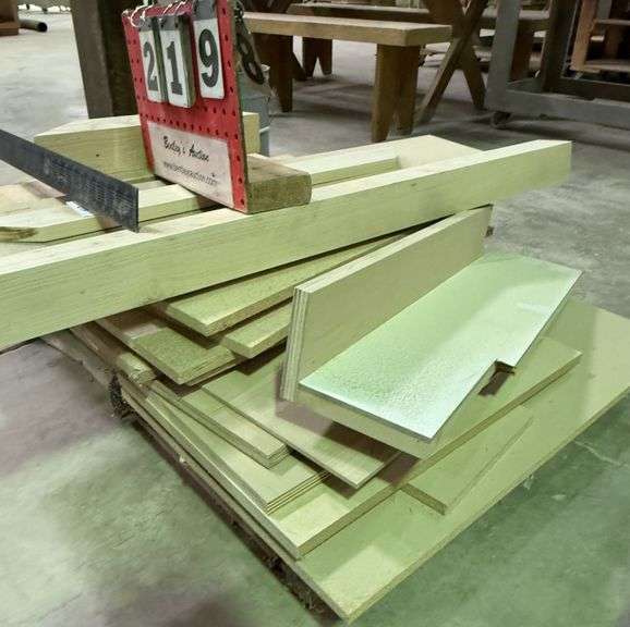 PALLET: ASSORTED BOARDS AND SCRAP WOOD - Bentley & Associates, LLC