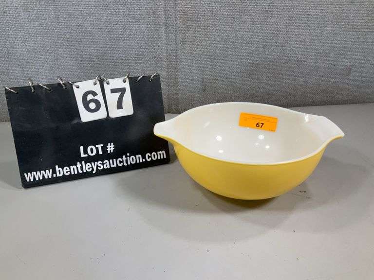 PYREX YELLOW MIXING BOWL CINN.