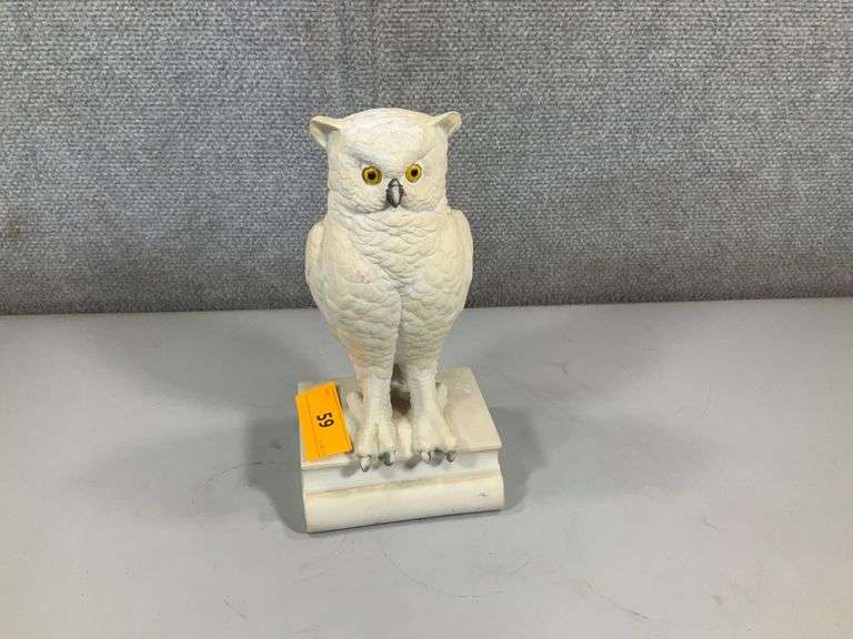 WHITE SNOW OWL CERAMIC STATUE (HP?)