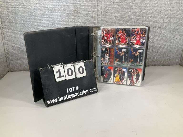 WNBA BINDER MASSIVE AMOUNT OF CARDS