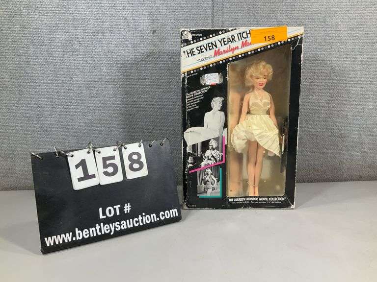 MARILYN MOVIE COLL. - "SEVEN YEAR ITCH" FLYING SKIRT DOLL