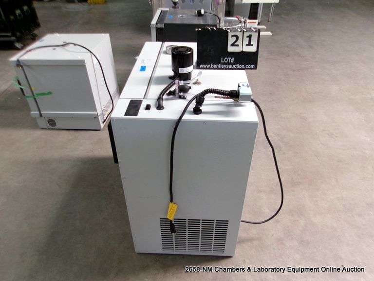 THERMOTRON S.1.5-8200 ENVIROMENTAL CHAMBER
