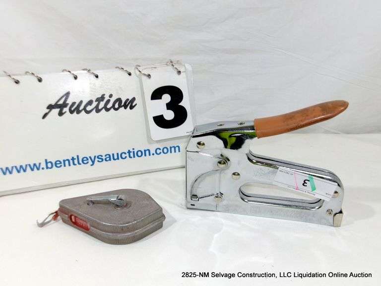 STAPLER W/ CHALK LINE