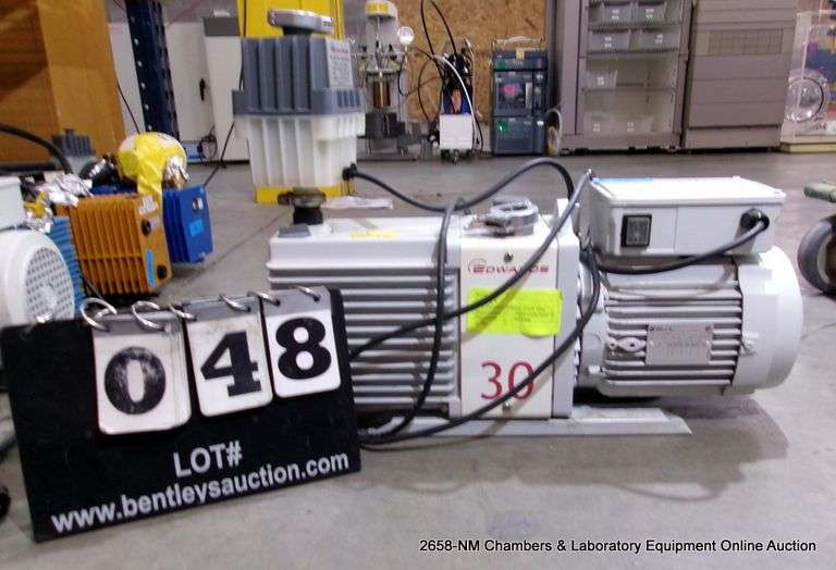 EDWARDS E2M30 VACUUM PUMP