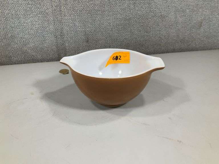 PYREX BROWN SMALL CINN. BOWL