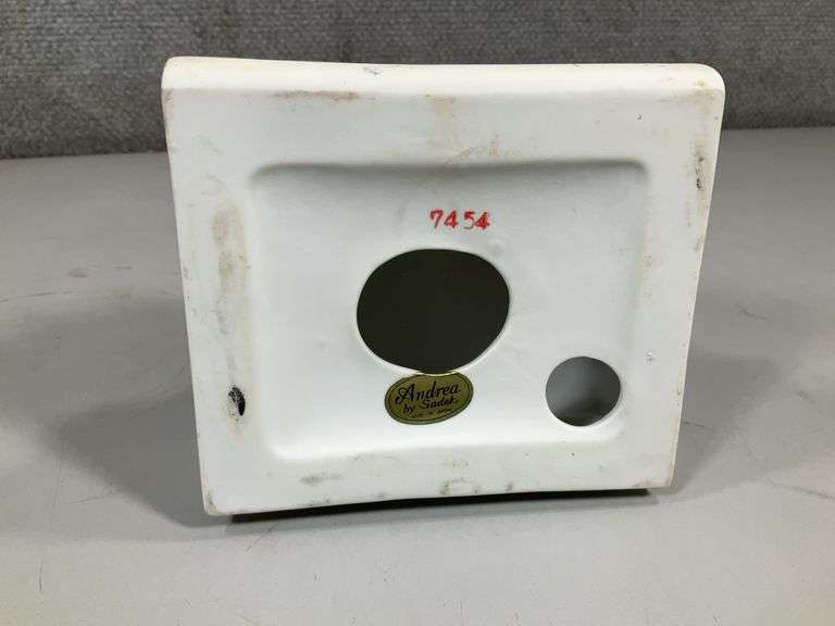 WHITE SNOW OWL CERAMIC STATUE (HP?)