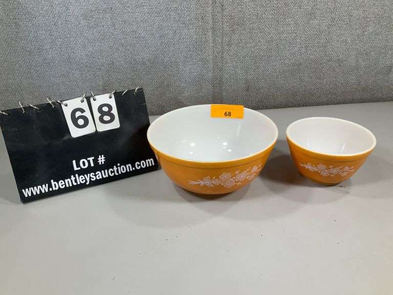 PYREX GOLD MIXING BOWL