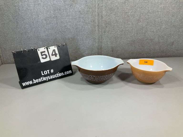 (2): CINDERELLA BOWLS - PYREX WOODLAND