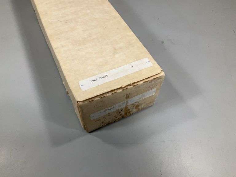 LONG BOX 1989 HOOPS BASKETBALL