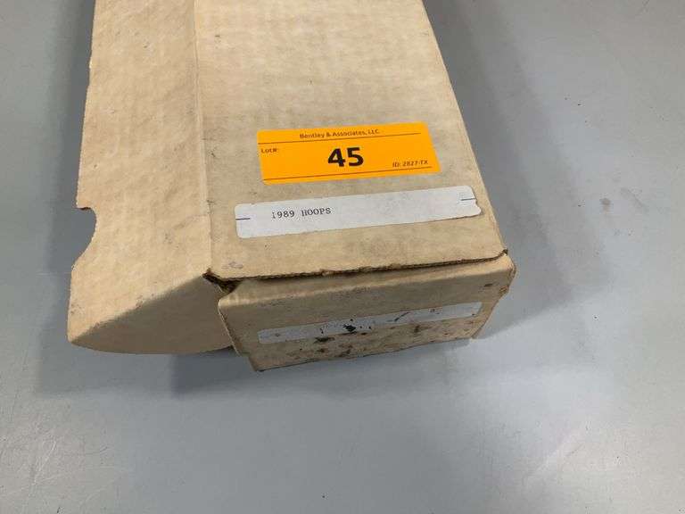 LONG BOX 1989 HOOPS BASKETBALL