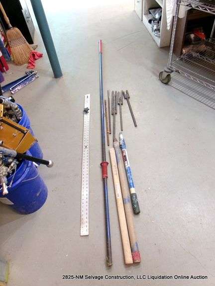 BUCKET: MISC TOOLS & HANDLES - BROKEN