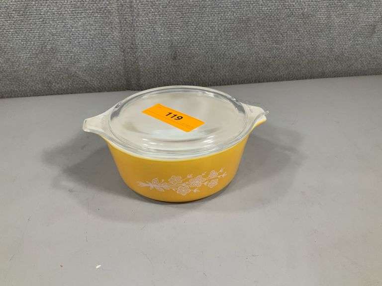 PYREX CASSEROLE W/ LID - YELLOW/GOLD