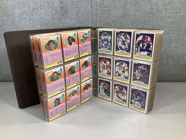 BINDER COMPLETE 90 FLEER FB SET W/ ALL PROS SET