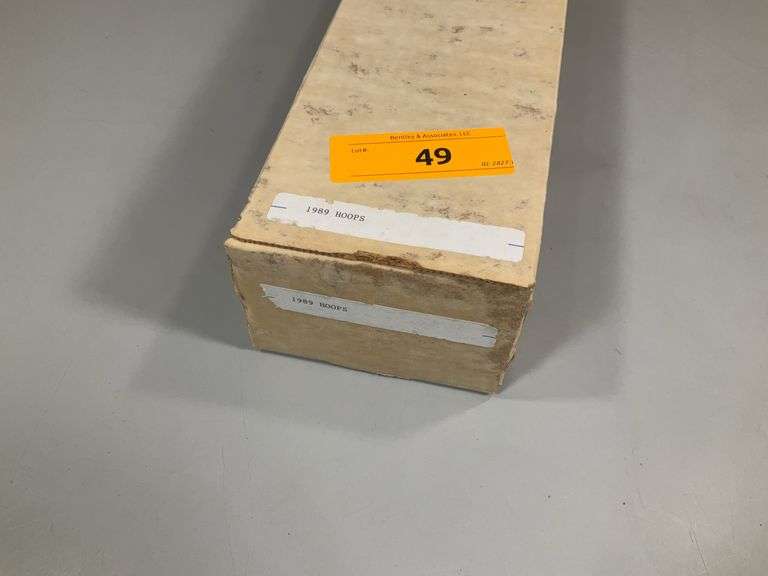 LONG BOX: 1989 HOOPS BASKETBALL