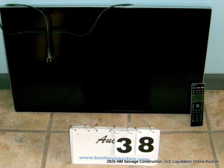 VIZIO 27" LCD W/ REMOTE