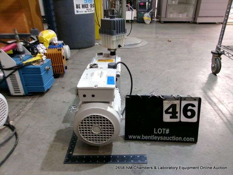 EDWARDS E2M28 VACUUM PUMP