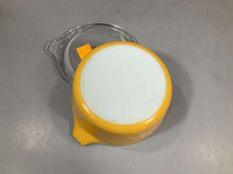 PYREX CASSEROLE W/ LID - YELLOW/GOLD