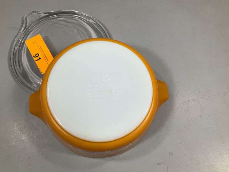 PYREX CASSEROLE DISH - BUTTERFLY GOLD