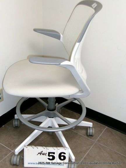 STEELCASE OFFICE CHAIR