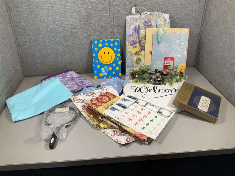 (8): CHRISTMAS BAGS, BOXES, WELCOME SIGN FOR DOOR