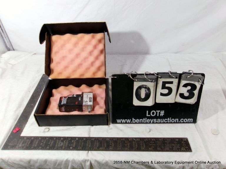 BROOKS INSTRUMENT 5850EC1BD3FF2A MASS FLOW CONTROLLER