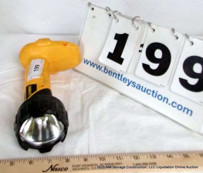 DEWALT DW908 FLASHLIGHT