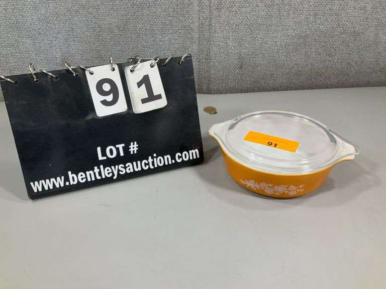 PYREX CASSEROLE DISH - BUTTERFLY GOLD