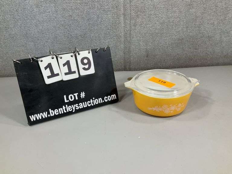 PYREX CASSEROLE W/ LID - YELLOW/GOLD