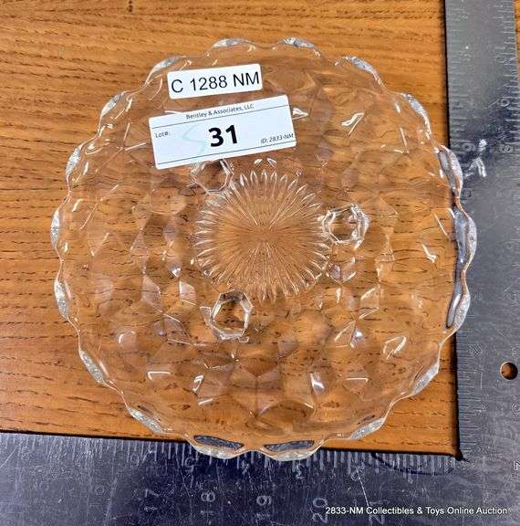FOOTED GLASS PLATE