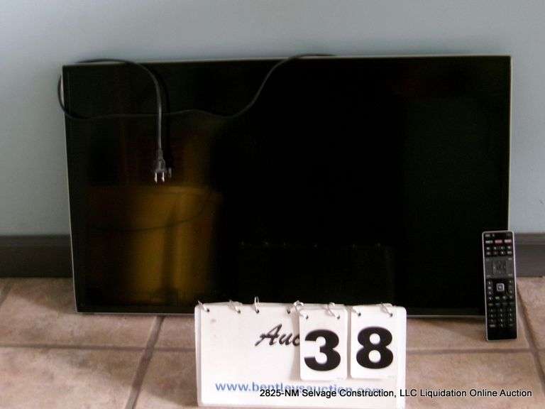 VIZIO 27" LCD W/ REMOTE