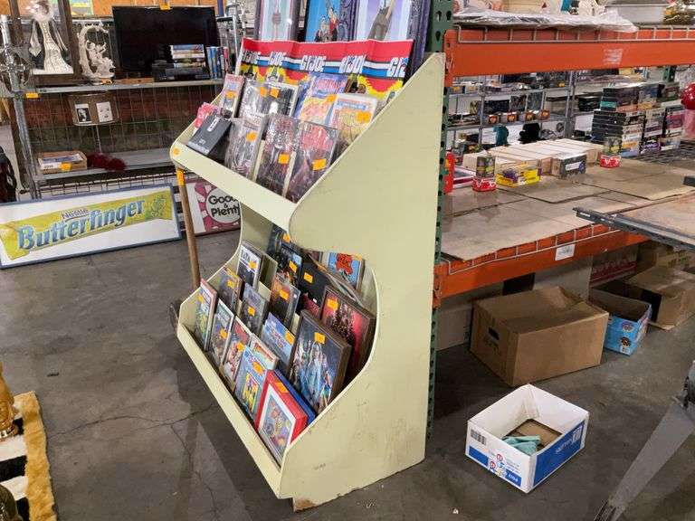 COMIC BOOK/MAGAZINE RACK - 9 SHELVES