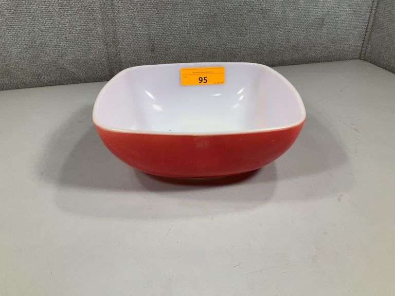 PYREX RED SQUARE 2-1/2 OZ HOSTESS BOWL