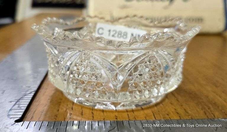 SMALL GLASS BOWL