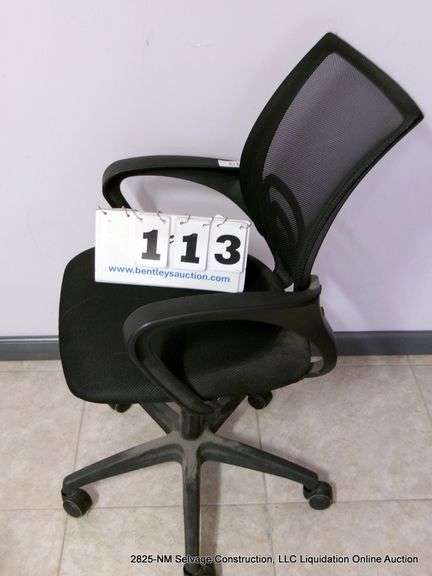 BLACK OFFICE CHAIR