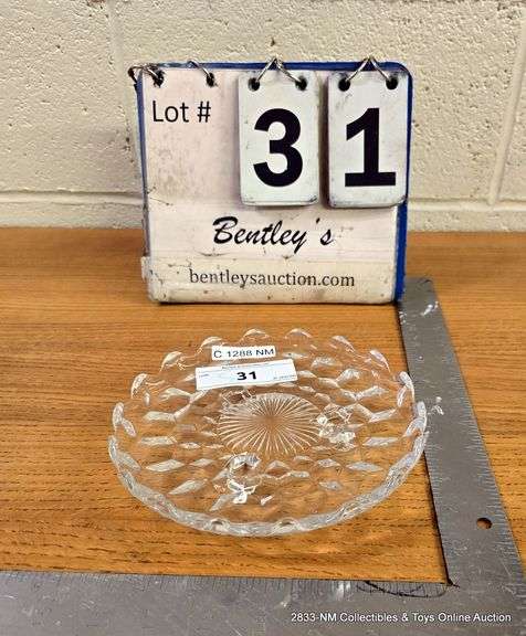 FOOTED GLASS PLATE